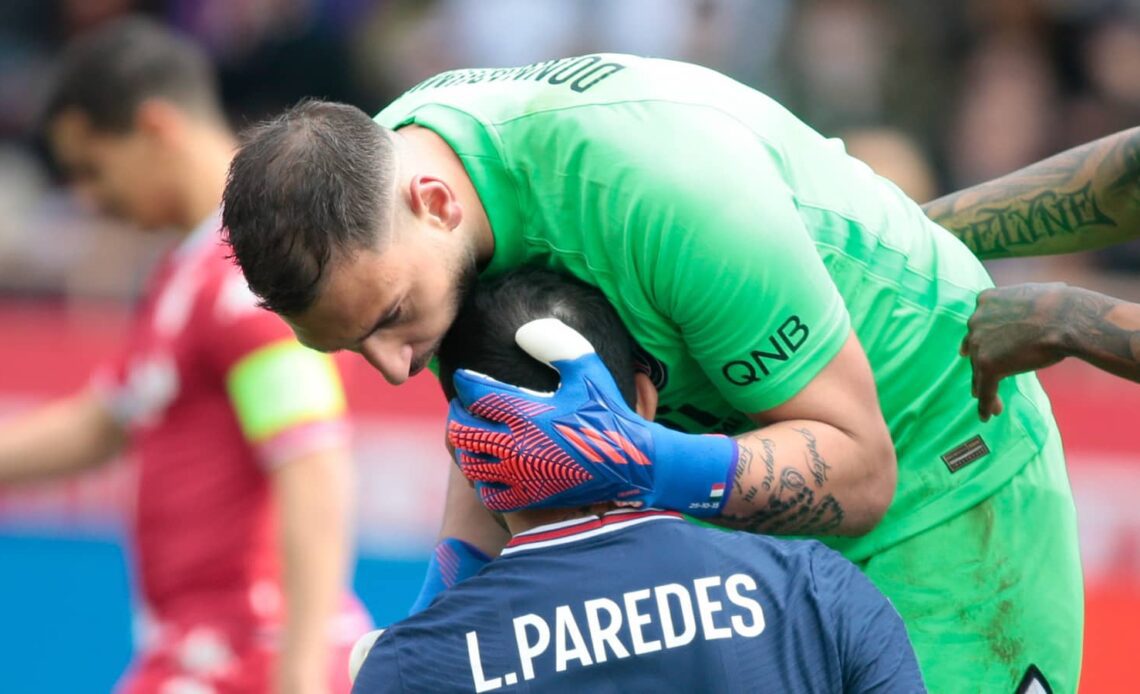 Leandro Paredes, Gianluigi Donnarumma, PSG, March 2022.