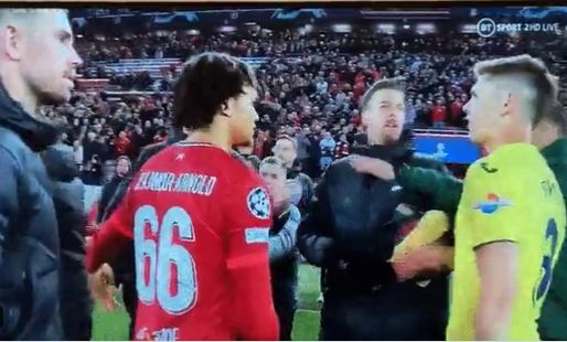 Juan Foyth fighting Liverpool players