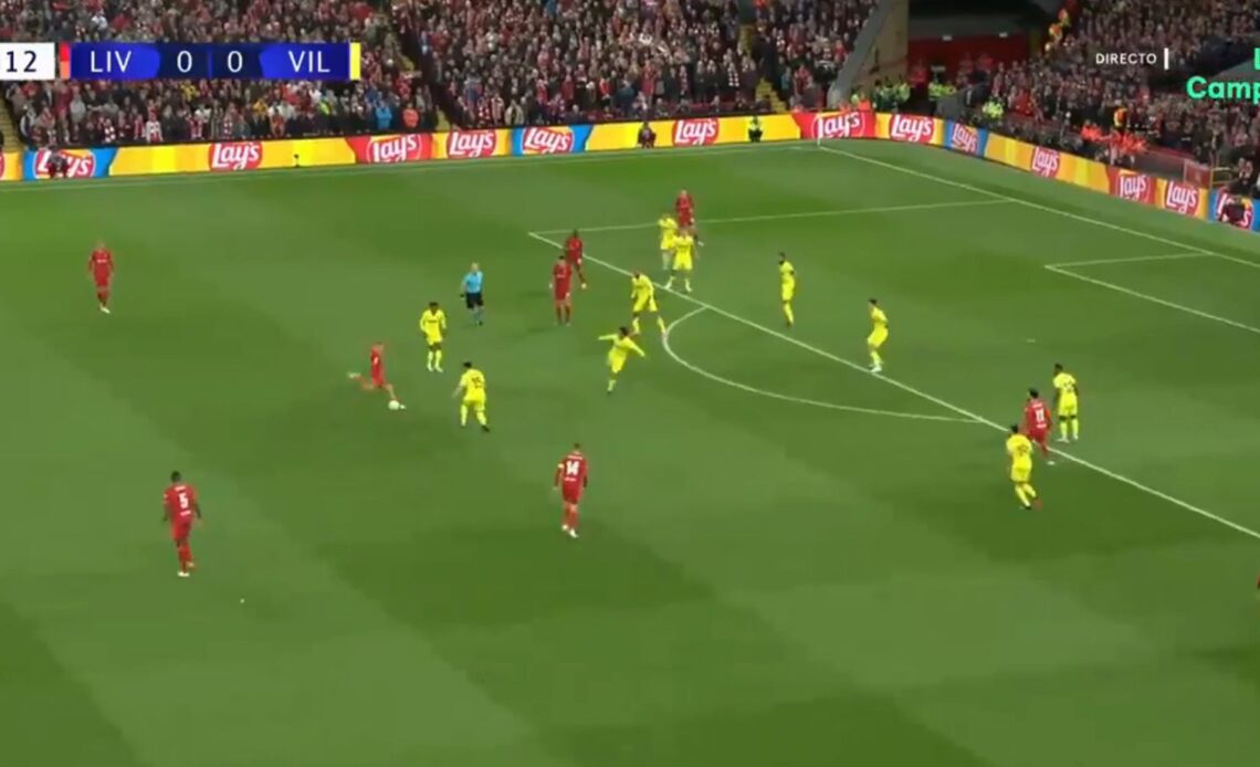 Liverpool's Thiago hits thunderbolt off the woodwork