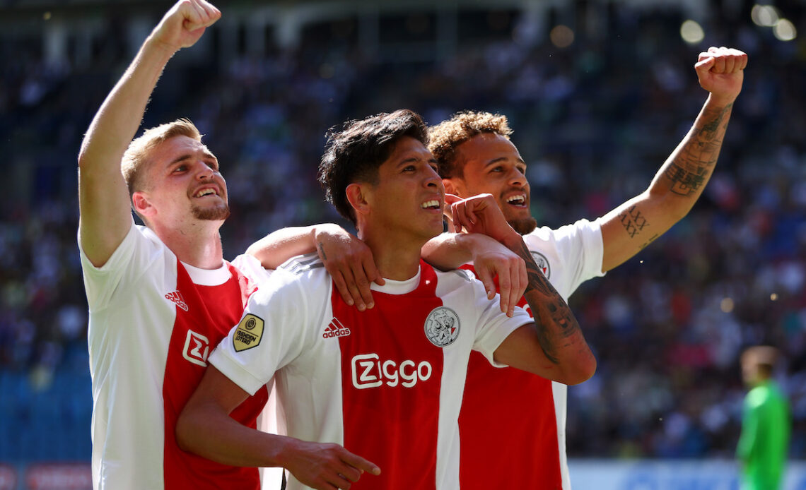 Erik Ten Hag could move for versatile Ajax midfielder