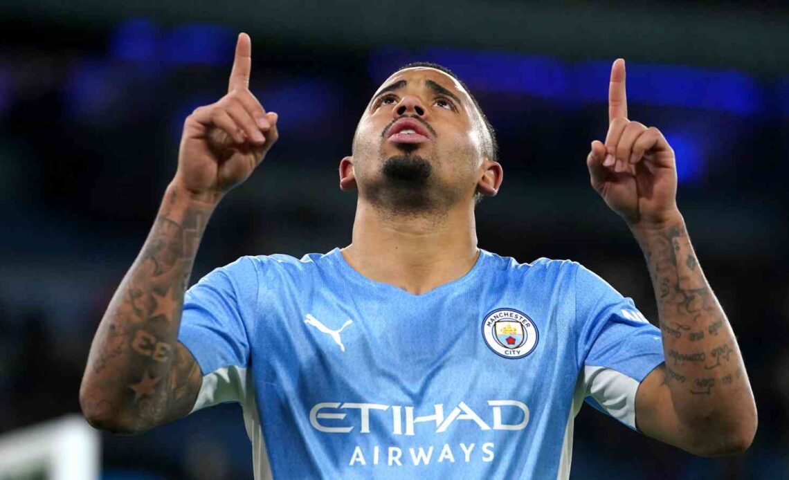 Gabriel Jesus pointing to the sky in celebration for Man City