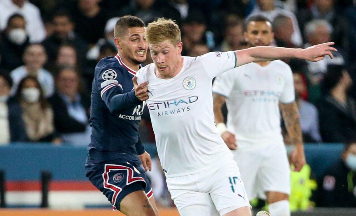 Marco Verratti tries to tackle Kevin De Bruyne