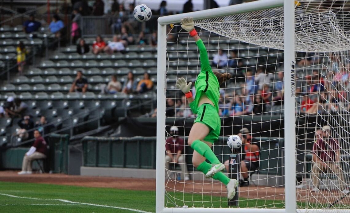 NWSL HIGHLIGHTS | Thorns shutout KC in 0-0 draw on the road