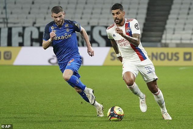 Maurizio Sarri has reportedly made Emerson Palmieri (right) a priority transfer this summer