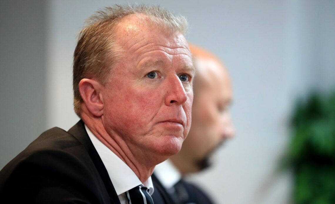 Man Utd assistant Steve McClaren looks concerned