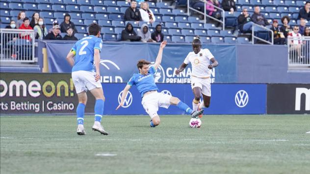 Atlético Ottawa battles Valour FC