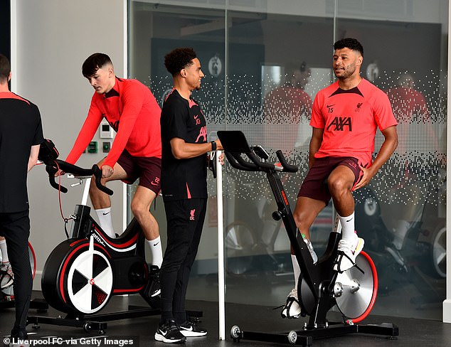 Oxlade-Chamberlain even revealed what defenders Virgil van Dijk and Ibrahima Konate made of their new £85million signing Nunez