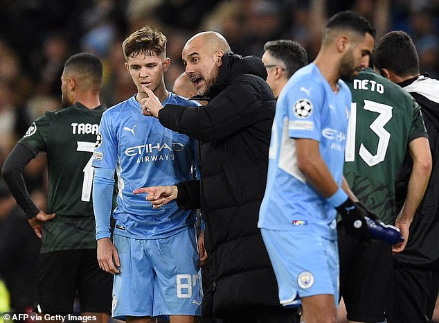 Pep Guardiola sends McAtee on during the Champions League game with Sporting Lisbon