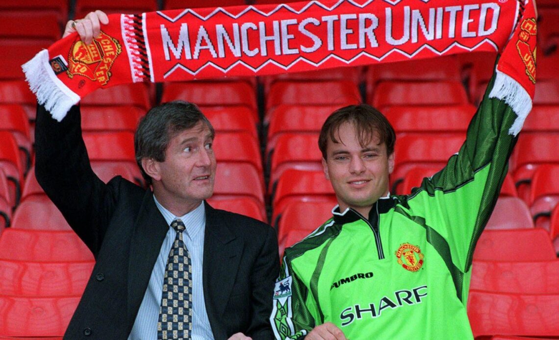 Mark Bosnich signs for Manchester United in 1999.