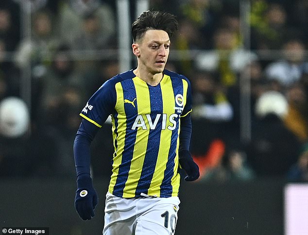 Mesut Ozil has reportedly had his contract at Fenerbahce ripped up, leaving him a free agent