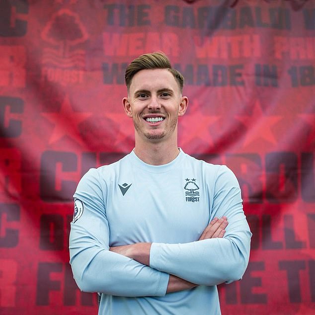 Nottingham Forest have confirmed the signing of Dean Henderson on a season-long loan