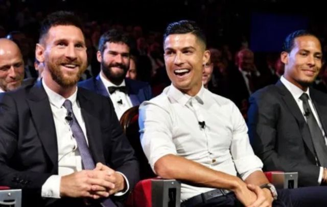 Ronaldo looking to leave Man United over Messi fear