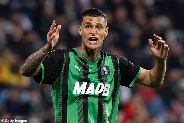 West Ham have agreed a £35.5m fee with Sassuolo to sign 23-year-old Gianluca Scamacca