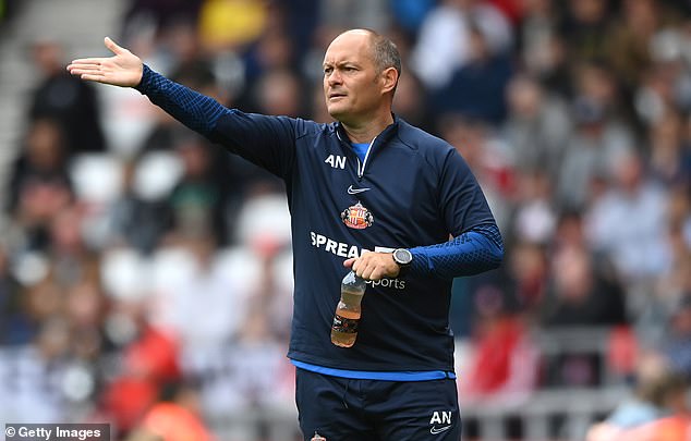 Sunderland manager Alex Neil has agreed to take over the reigns at Stoke City imminently