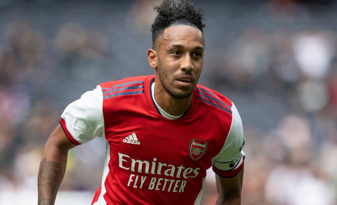 Aubameyang Manchester United transfer battle with Chelsea
