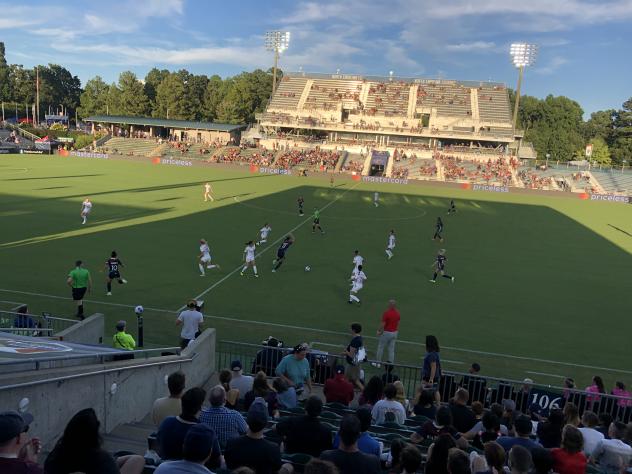 North Carolina Courage battle the Chicago Red Stars