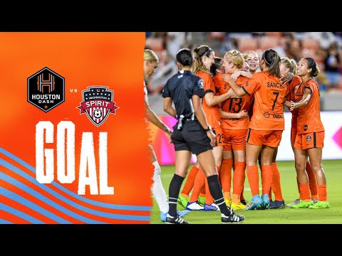 GOAL: Sophie Schmidt finds a loose ball and puts it away!