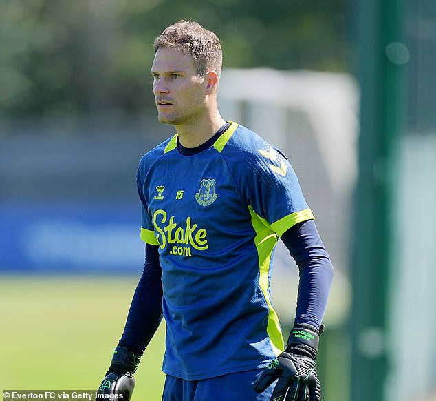 Manchester United are exploring the possibility of a move for Everton keeper Asmir Begovic