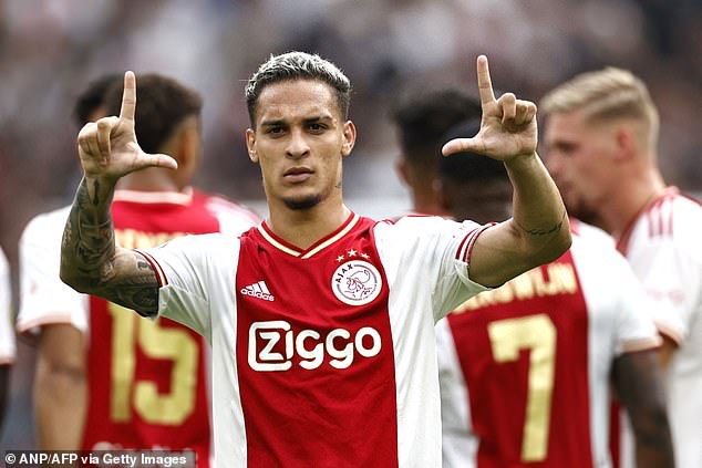 Ajax star Antony looks likely to stay at the club despite interest from Manchester United
