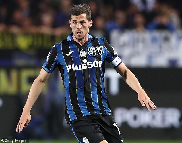 Nottingham Forest are set for talks over a £9m fee for Atalanta's Swiss midfielder Remo Freuler