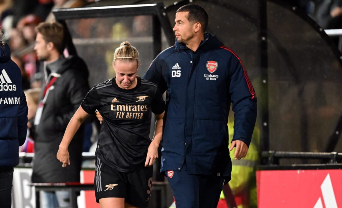 Beth Mead suffers head injury & Arsenal denied concussion sub in UWCL