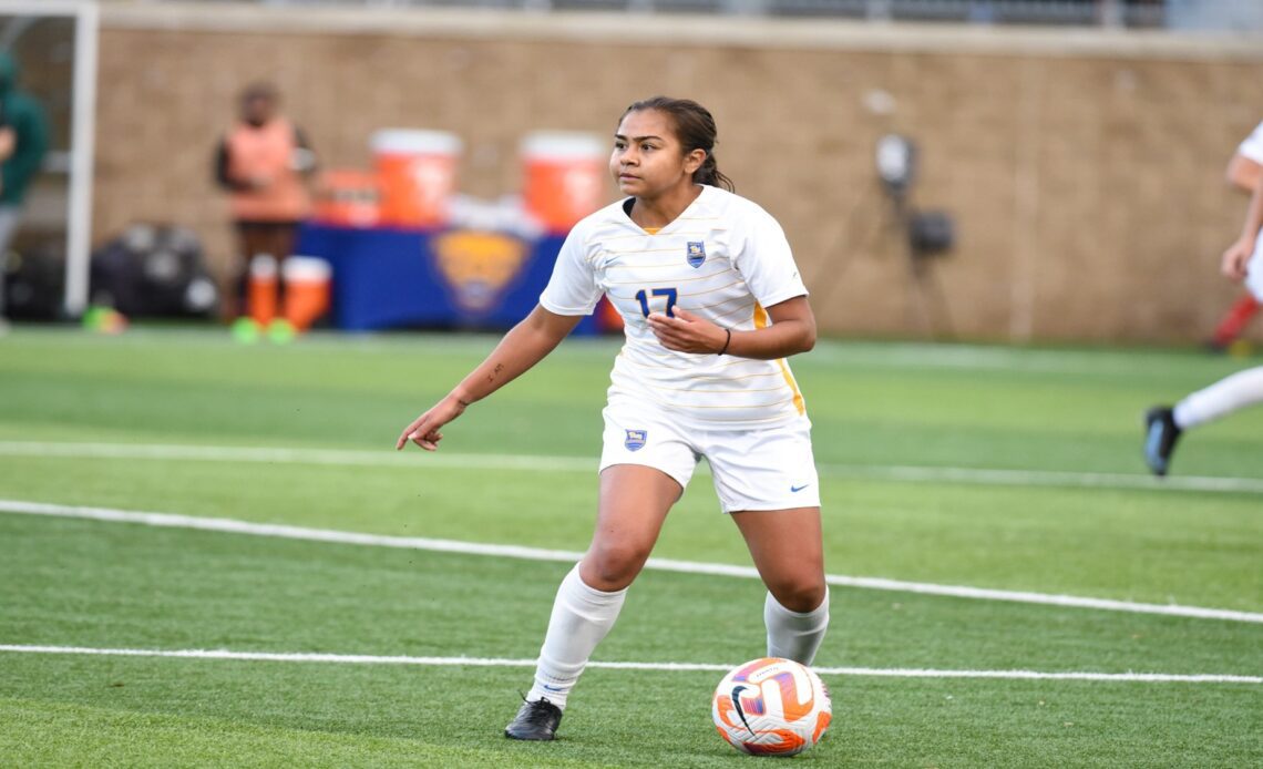 No. 14 Women's Soccer Hosts Louisville in Saturday Night Matchup