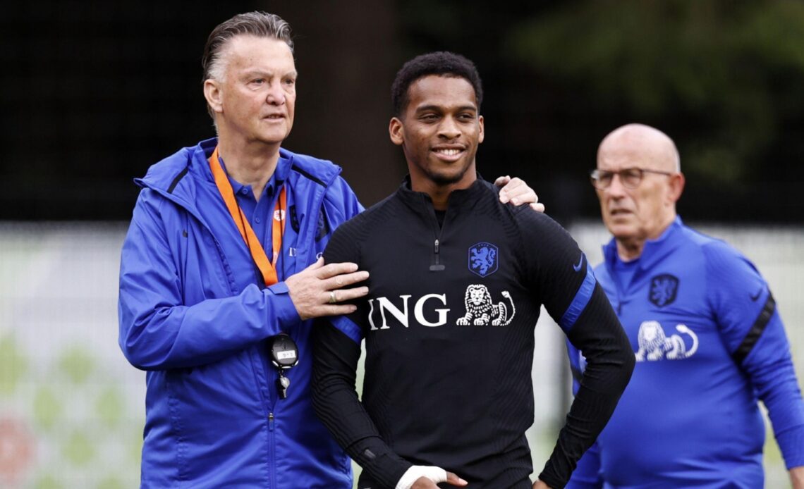 Jurrien Timber and Louis van Gaal during a Netherlands training session