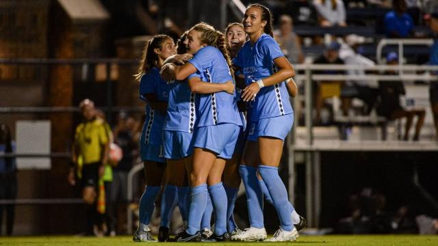 No. 2 North Carolina holds off No. 4 Florida State to take share of 1st place in ACC