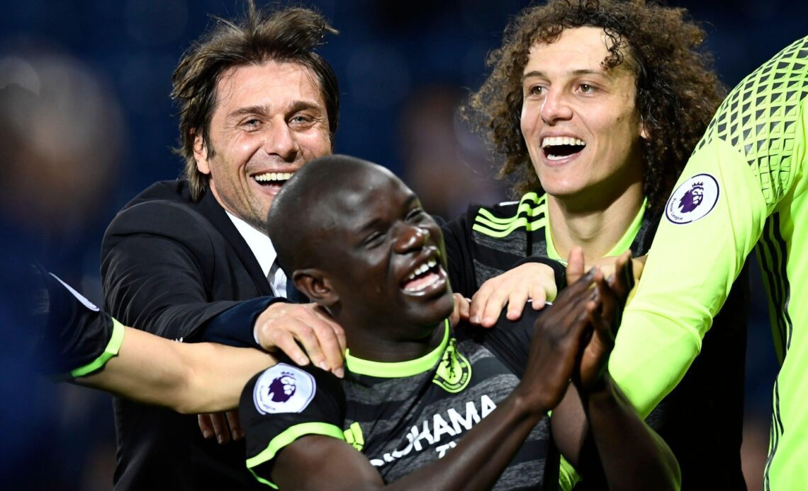 Antonio Conte, N'Golo Kante and David Luiz celebrate winning the Premier League