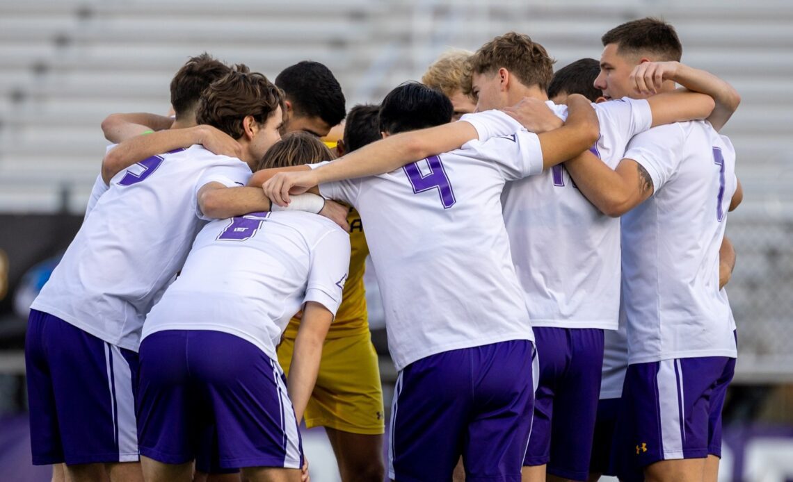 Men's Soccer Falls 2-0 to #22 New Hampshire in America East Final