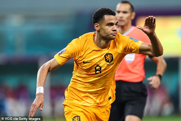 Holland and Ecuador played out an entertaining 1-1 draw in World Cup Group A on Thursday