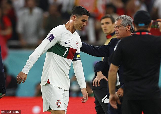 Fernando Santos' decaying relationship with Cristiano Ronaldo is causing a rift within the team