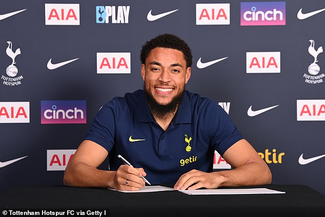 Arnaut Danjuma completed his switch to Spurs on Wednesday, signing on loan from Villarreal