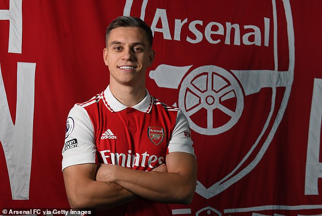 Arsenal complete the £27m signing of Leandro Trossard from Brighton