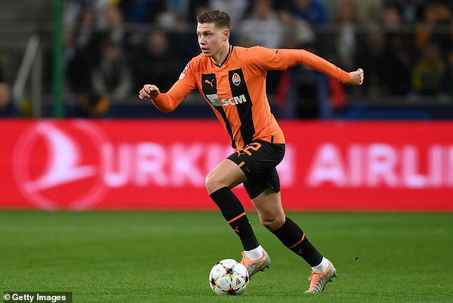 Brighton have stepped up talks with Shakhtar Donetsk over a deal for Mykola Matviyenko