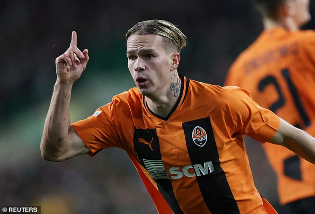 Chelsea have all but confirmed the arrival of Shakhtar Donetsk winger Mykhailo Mudryk