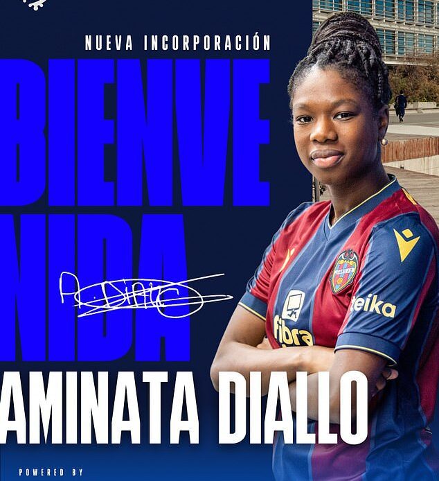 Ex-Paris St-Germain midfielder Aminata Diallo has signed for Levante just over three months since being charged with assaulting former team-mate Kheira Hamraoui