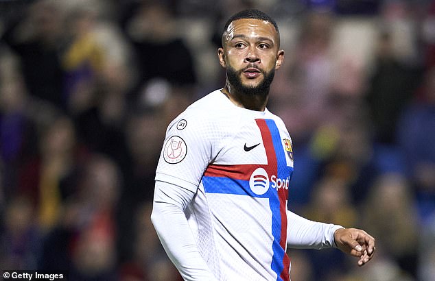 Memphis Depay is reportedly keen on returning to old club Manchester United from Barcelona
