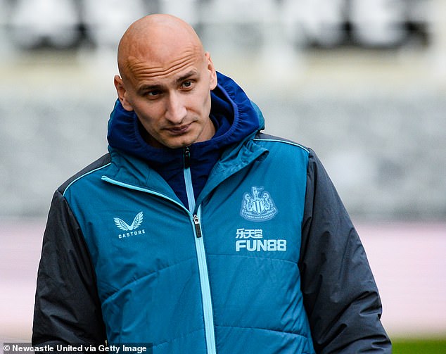 Nottingham Forest have completed the signing of Newcastle midfielder Jonjo Shelvey