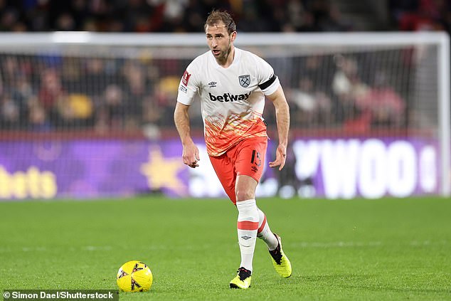 Craig Dawson will leave West Ham for Wolves after the two clubs agreed a fee of £3.3million