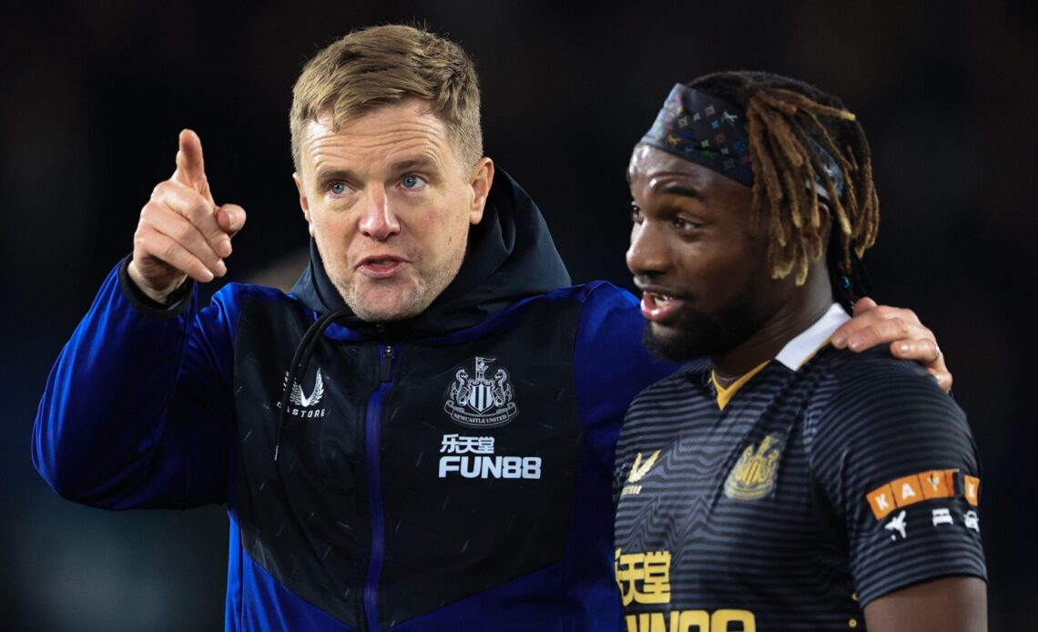 Eddie Howe speaks to Allan Saint-Maximin