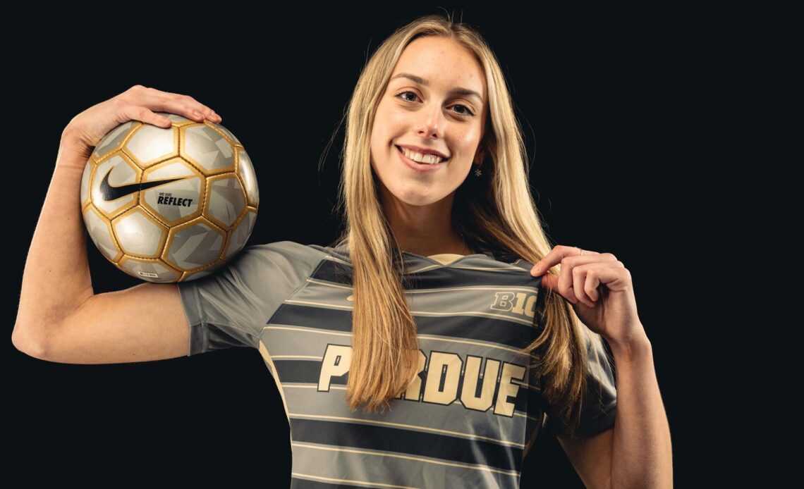 Smith Signs with Purdue Soccer