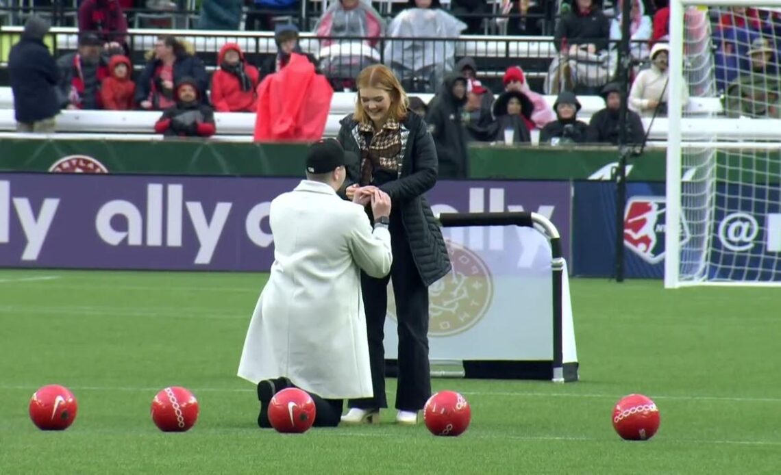 A marriage proposal at the Thorns' 2023 season opener