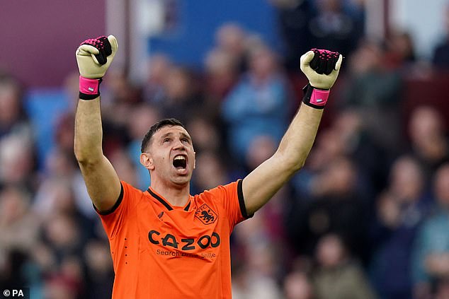 Aston Villa goalkeeper Emiliano Martinez has insisted he wants to stay with the Midlands club