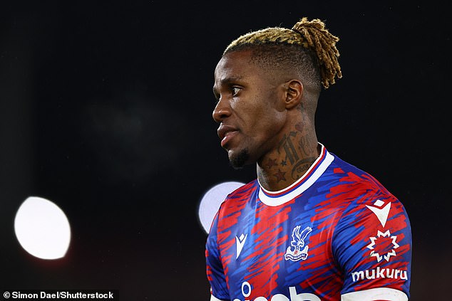 Crystal Palace manager Patrick Vieira says that he is determined to keep Wilfried Zaha