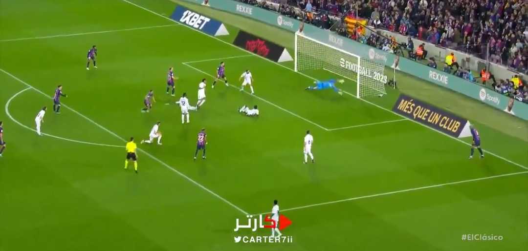 Video: Sergi Roberto with a composed finish to level the score right before the half-time whistle