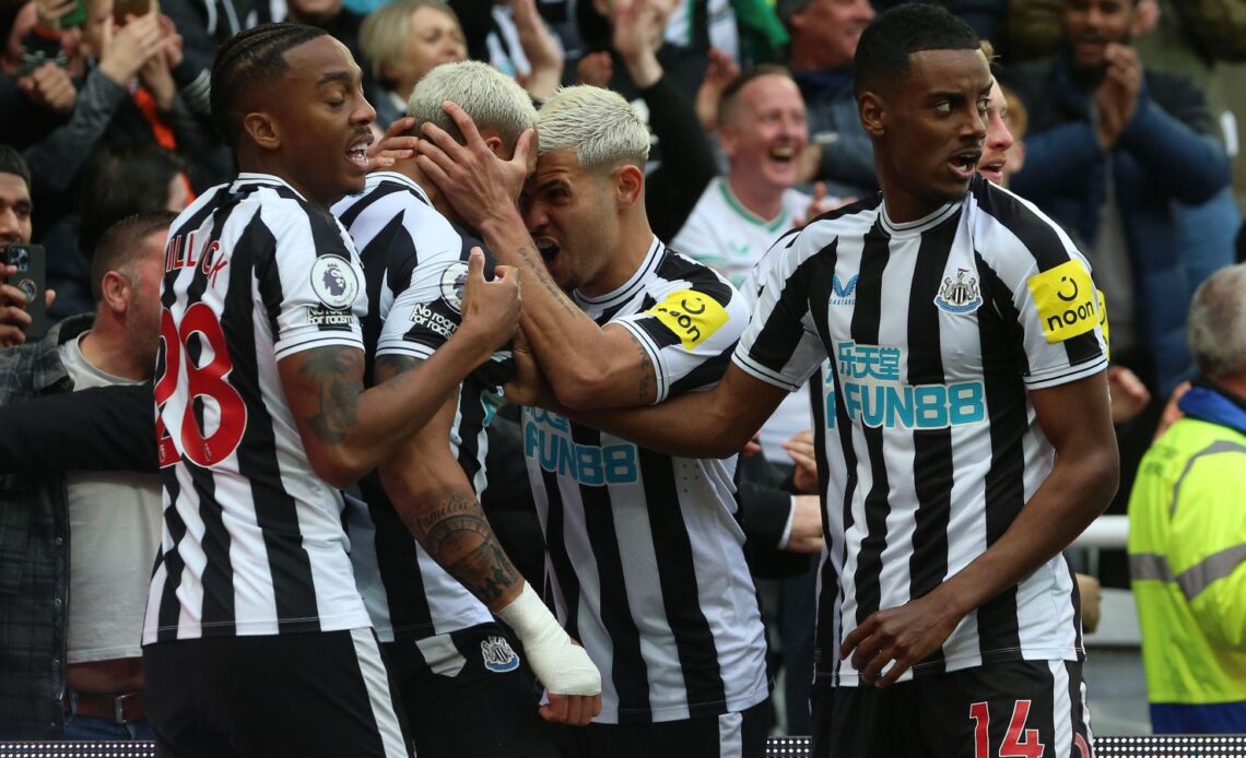 Newcastle players celebrate Joelinton's goal