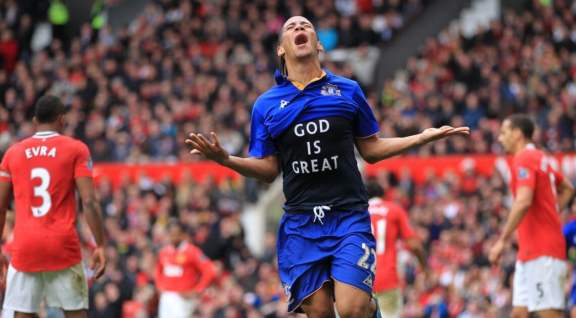 Recalling when Everton crushed Man Utd's title hopes in a 4-4 thriller