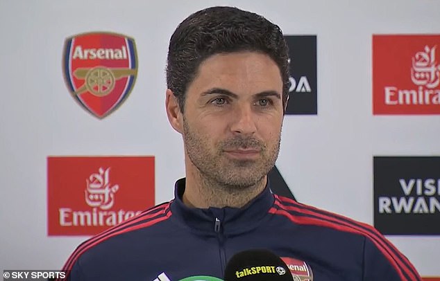Arsenal boss Mikel Arteta has urged his players to focus on the title charge, not contract talks