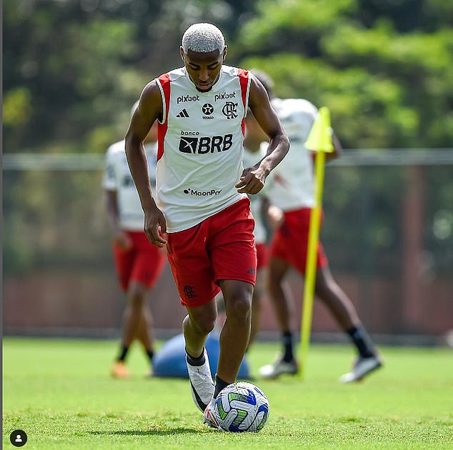 Lorran came through Flamengo's youth setup and made his first team debut in January